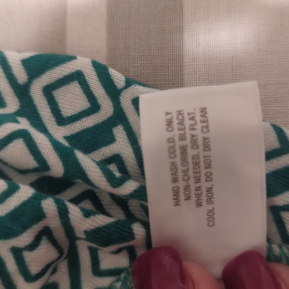 Old Navy wraparound tie dress in green and white, size XXL. - Picture 8 of 8